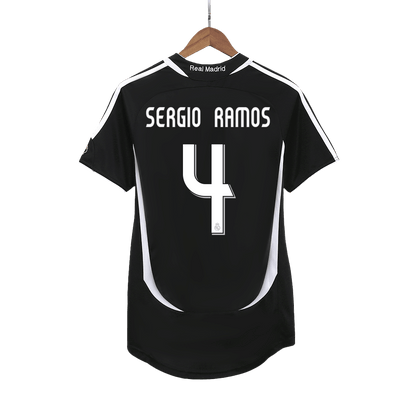 SERGIO RAMOS #4 Real Madrid Bortatröja 2006/07 Retro Tröja
 Svart